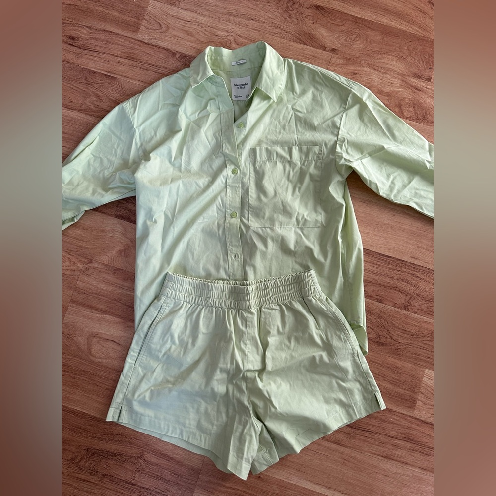 Abercrombie & Fitch 2 piece set! NWT
